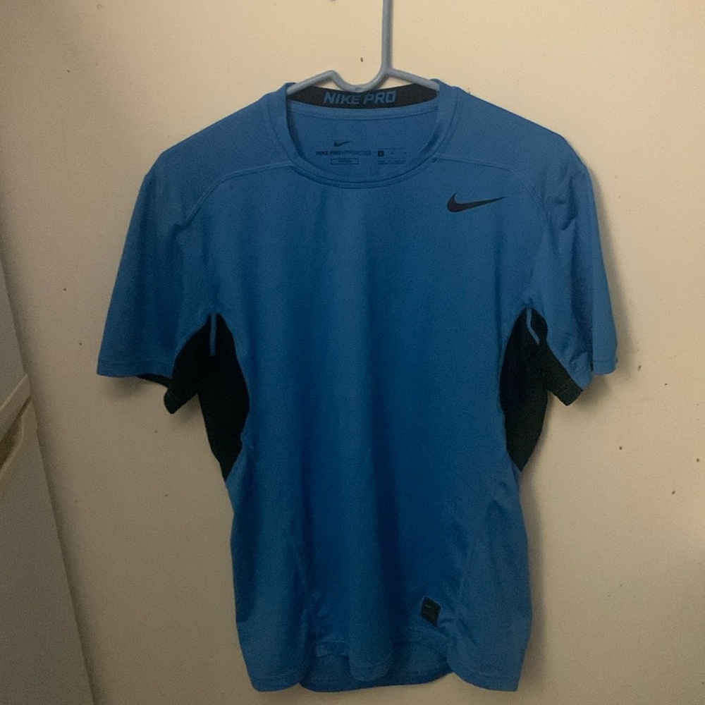 Stunning Ice Blue Nike Pro Hypercool Fitted Athletic Crewneck Shirt  SZ Medium 🔥